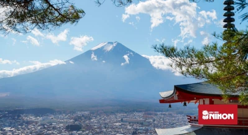 Mt Fuji med Chureito Pagoda i förgrunden