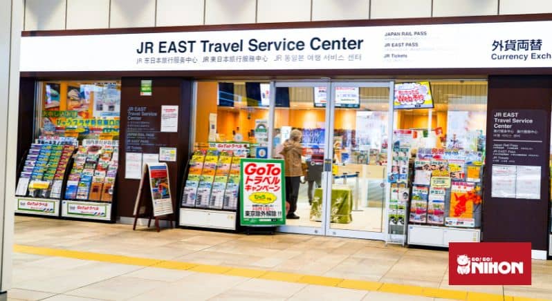 Esterno dell'agenzia di viaggio JR East dove puoi ritirare e comprare il Japan Rail Pass.
