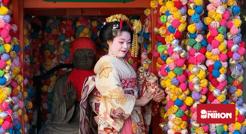 Geisha in posa in Giappone