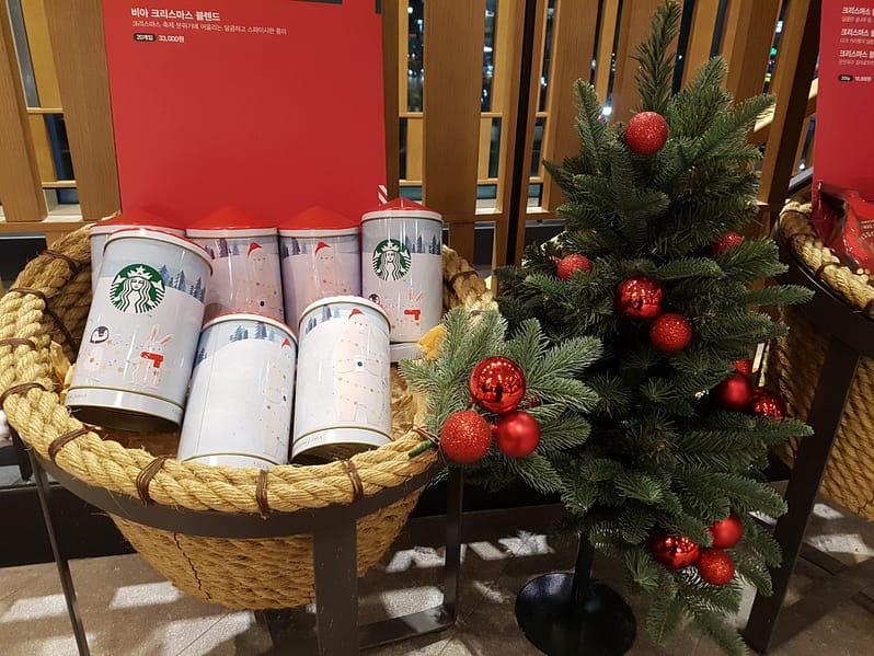 Confezioni natalizie da Starbucks in Corea
