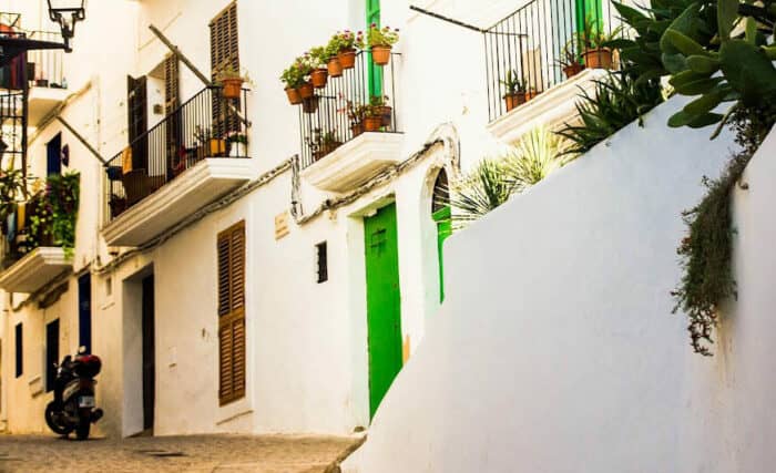 Rent a house in Spain